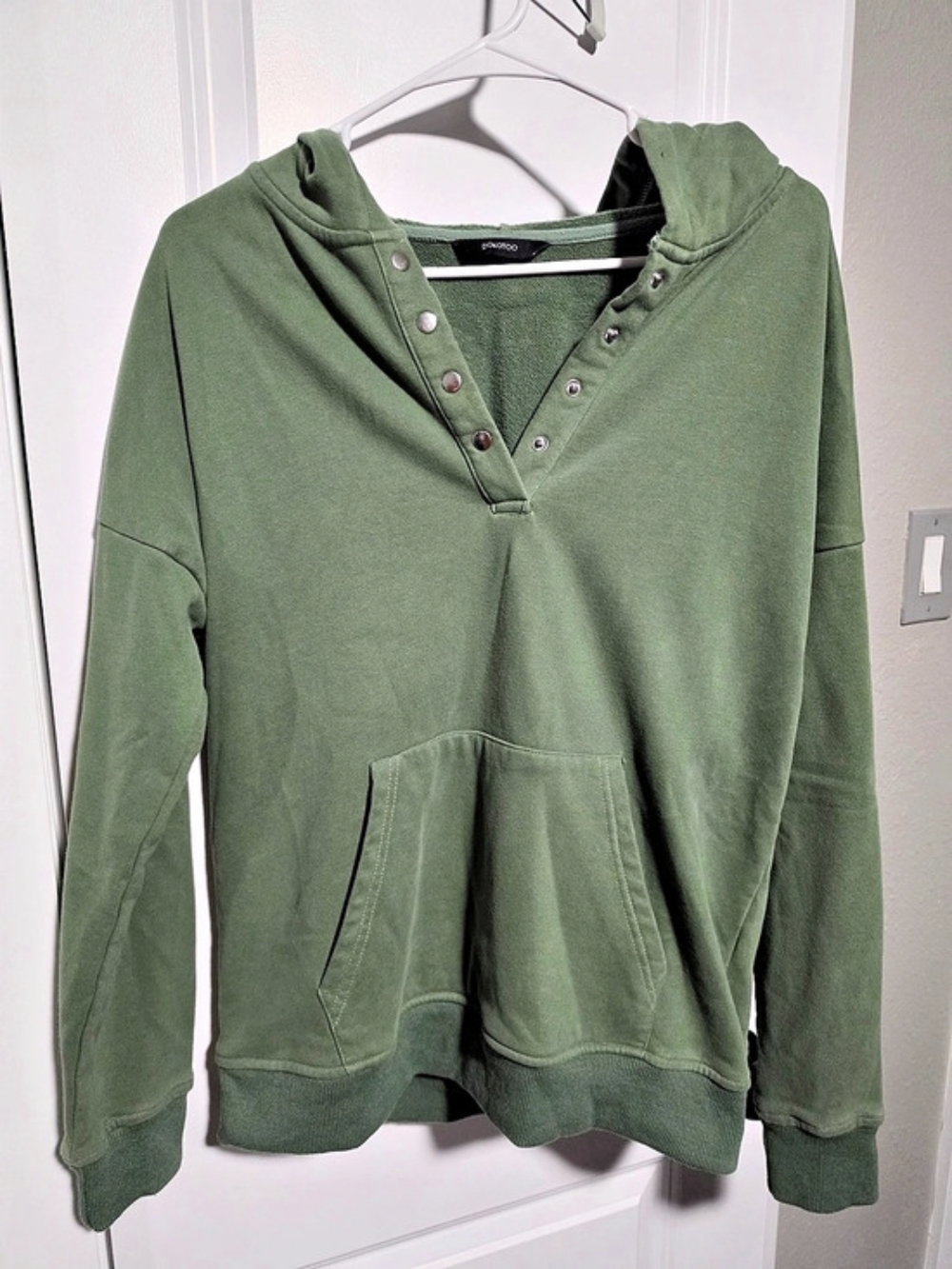 Dokotoo Women's Casual V-Neck Button Pullover Hoodie Sweatshirt Green